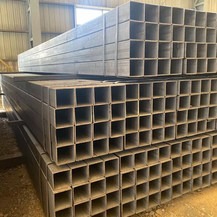 ما الذي يجعل الأنبوب المستطيل المخطط باللون الأسود هو الخيار الأفضل للتطبيقات الهيكلية والصناعية