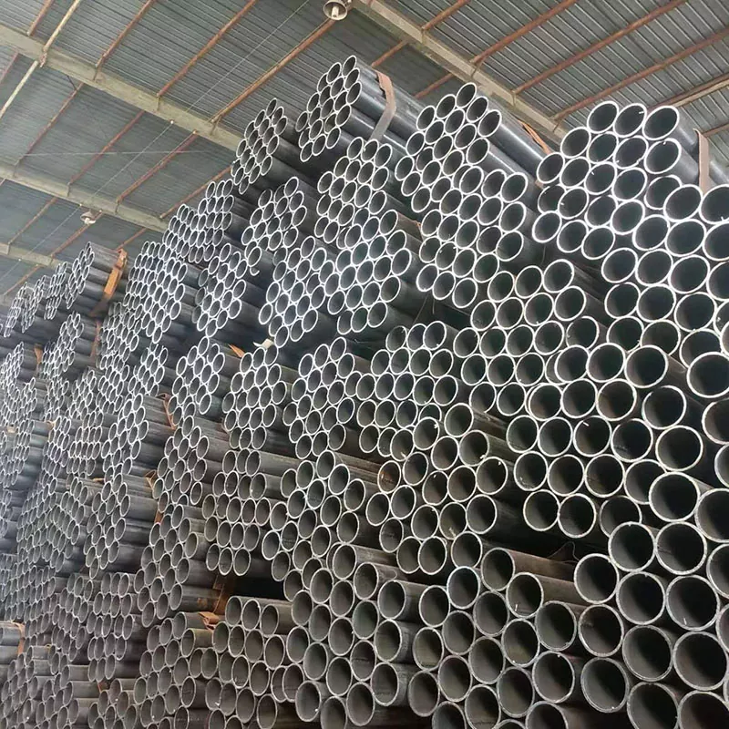 أنبوب دائري أسود