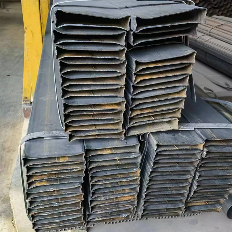 أنبوب مستطيل ذو جدران رقيقة